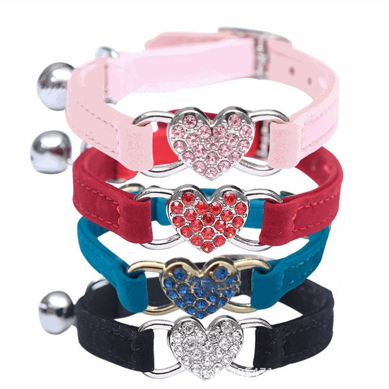Collar de terciopelo con cascabel para mascotas