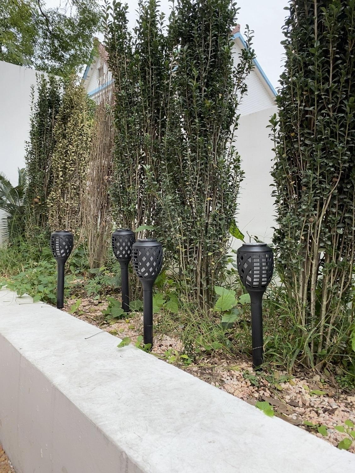 Juego de 8 antorchas solares LED con efecto de llama
