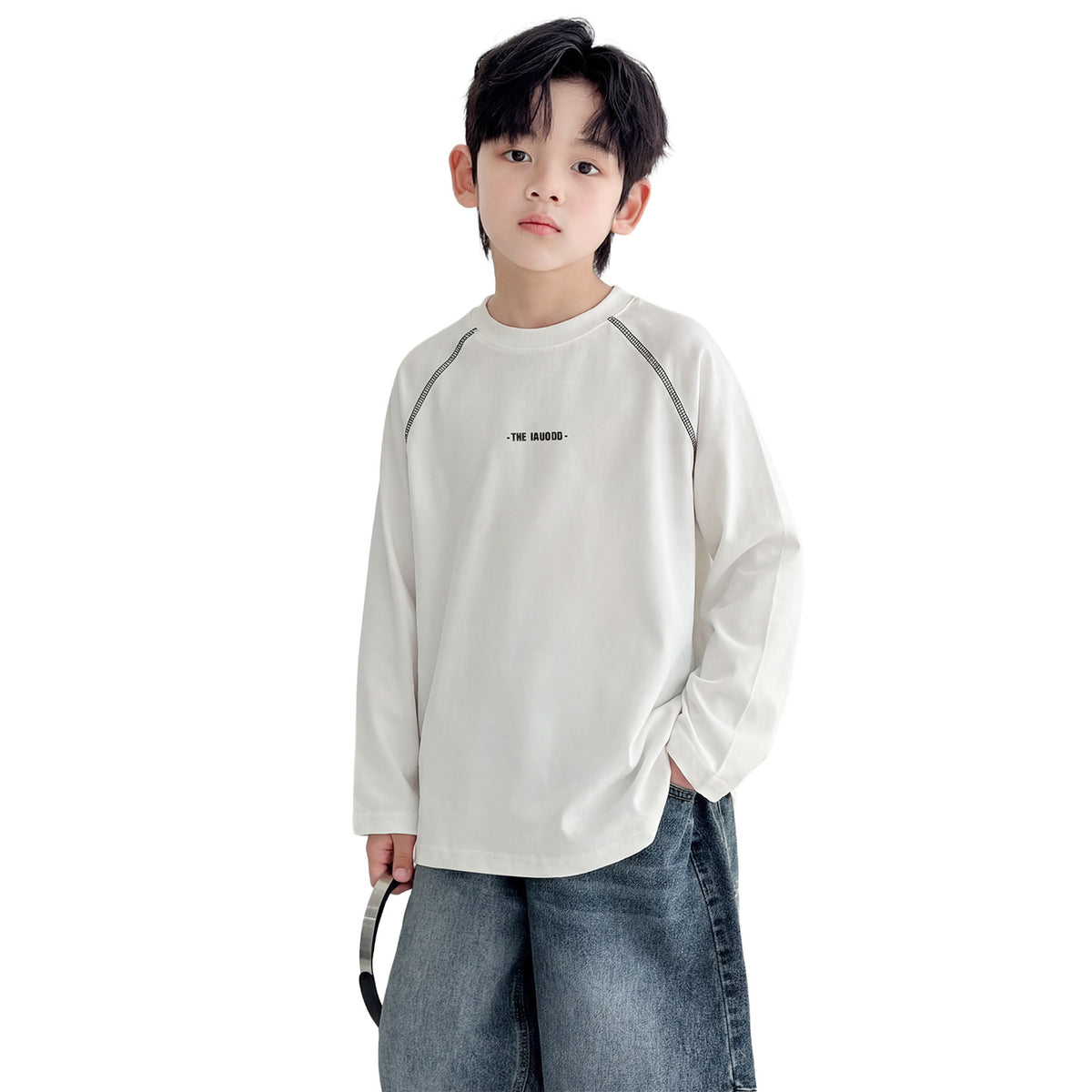 Camiseta infantil blanca de manga larga y cuello redondo